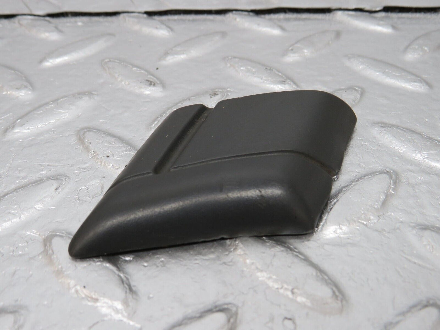 33998 Mercedes-Benz W124 260E Rear Right Fender Wing Centre Moulding Trim