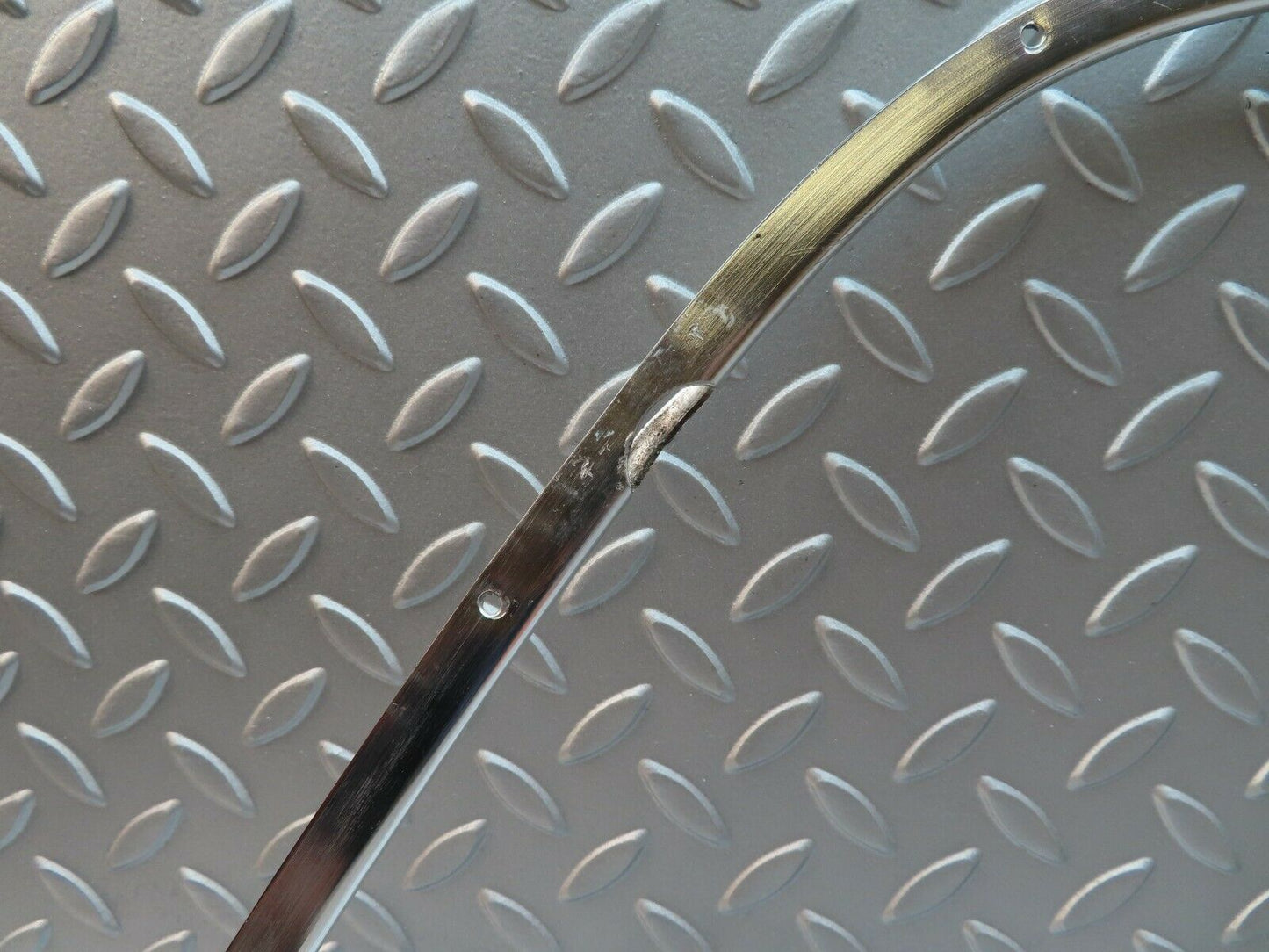 2048 Mercedes-Benz W105 219 PONTON Front Left Door Chrome Trim