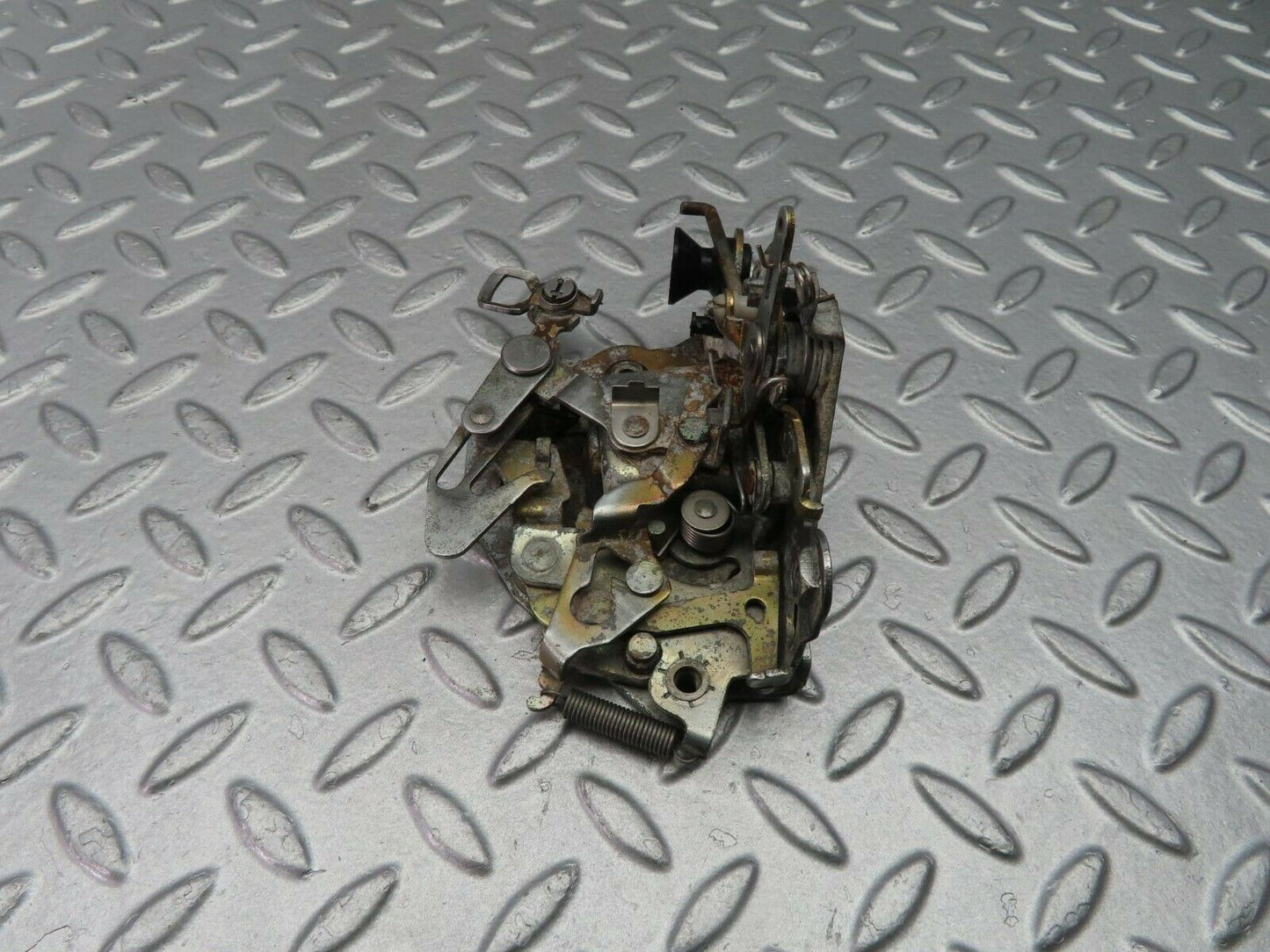 9917 Mercedes-Benz C123 230CE Coupe Right Door Lock Mechanism