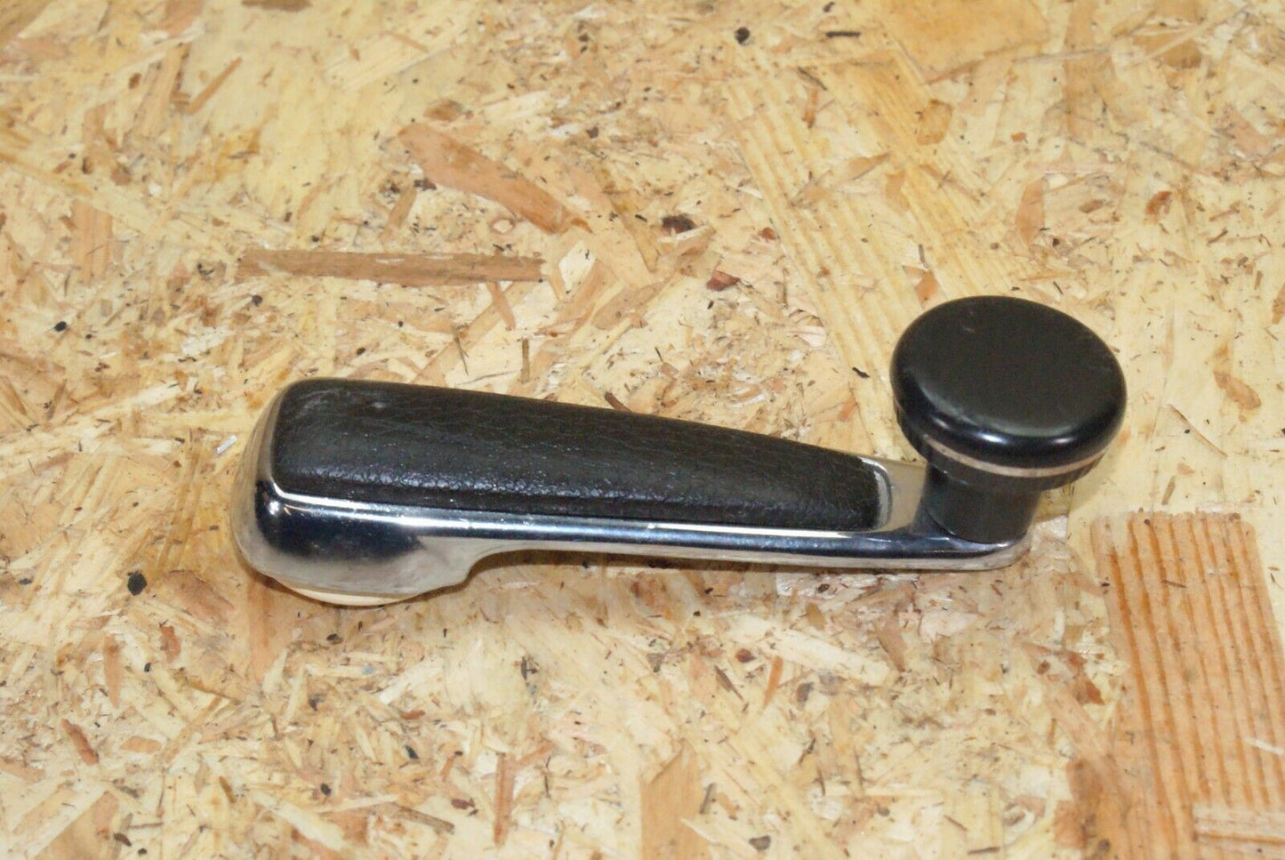 2307 Mercedes-Benz W123 280E Window Lifter Window Crank