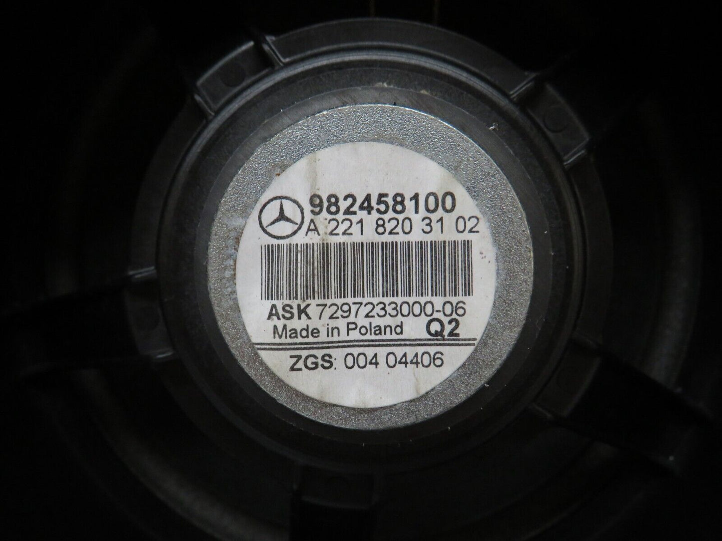 35226 Mercedes-Benz W221 Rear Right Door Loudspeaker 2218203102