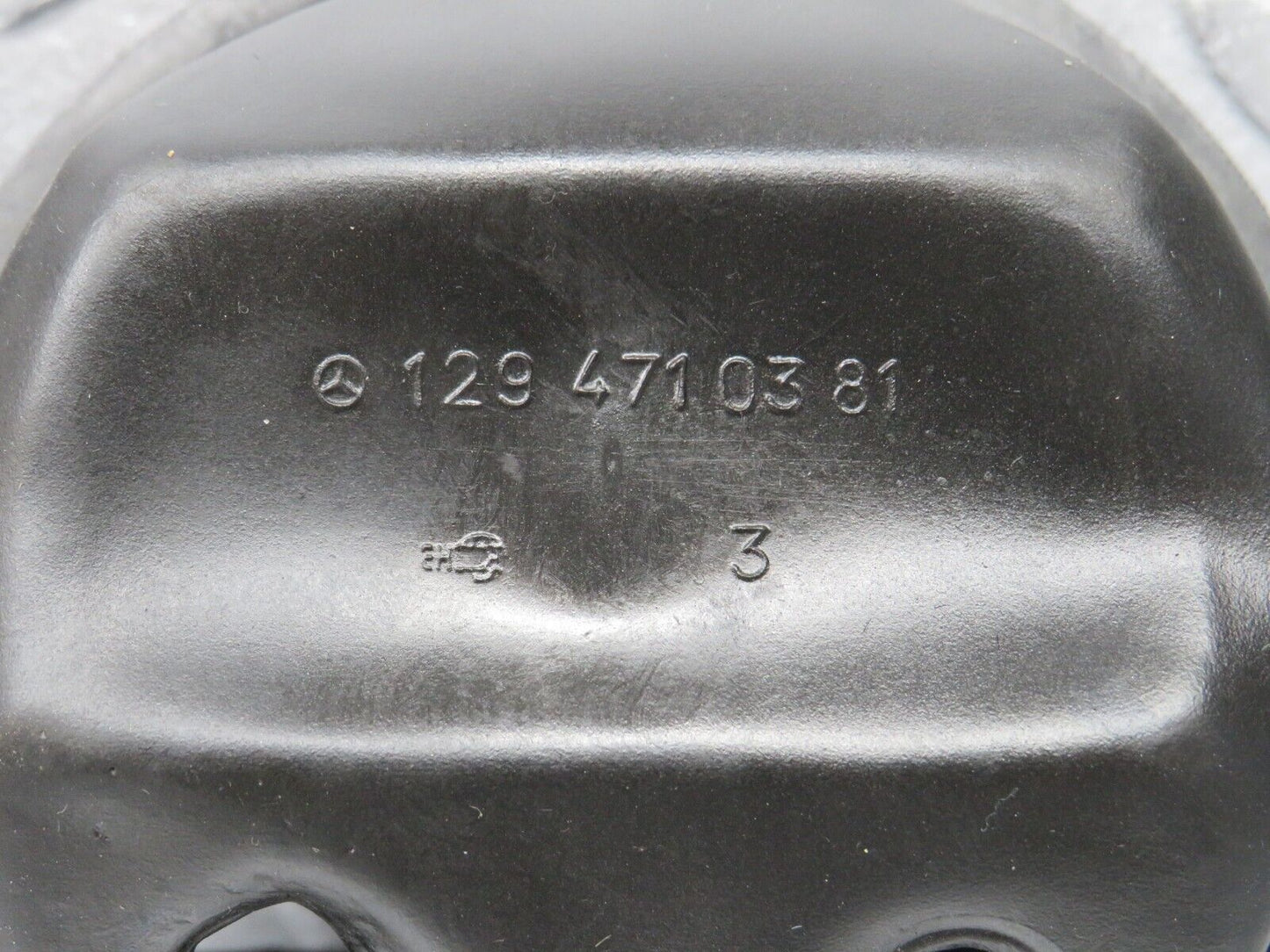 39717 Mercedes-Benz R129 320SL Coupe Fuel Tank Rubber Seal 1294710381 1294710481