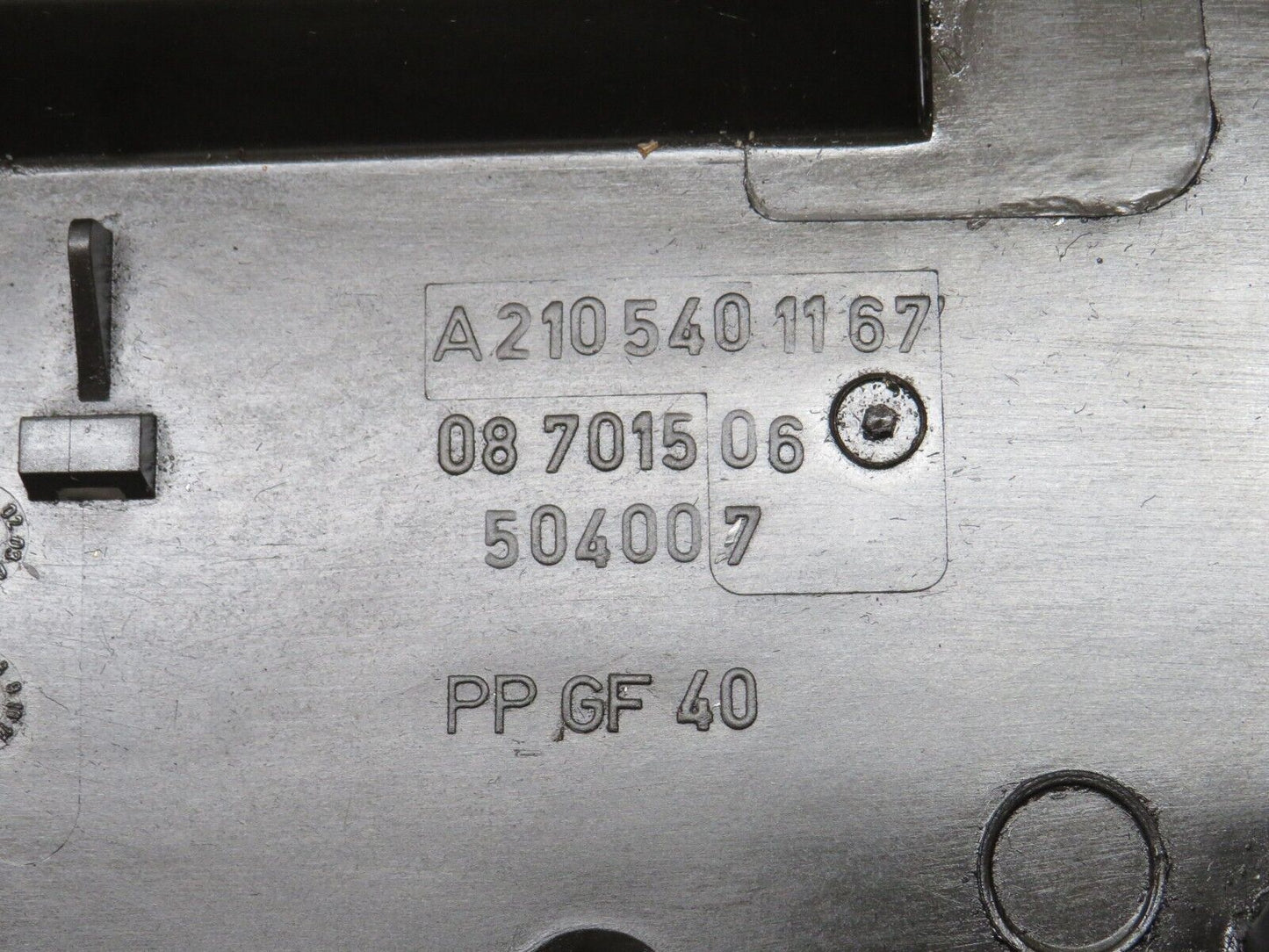 34995 Mercedes-Benz W210 320E ECU Engine Control Unit Housing 2105401167