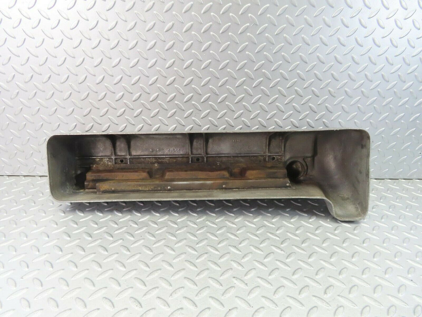 8553 Mercedes-Benz W111 Cylinder Head Valve Cover 1800161505