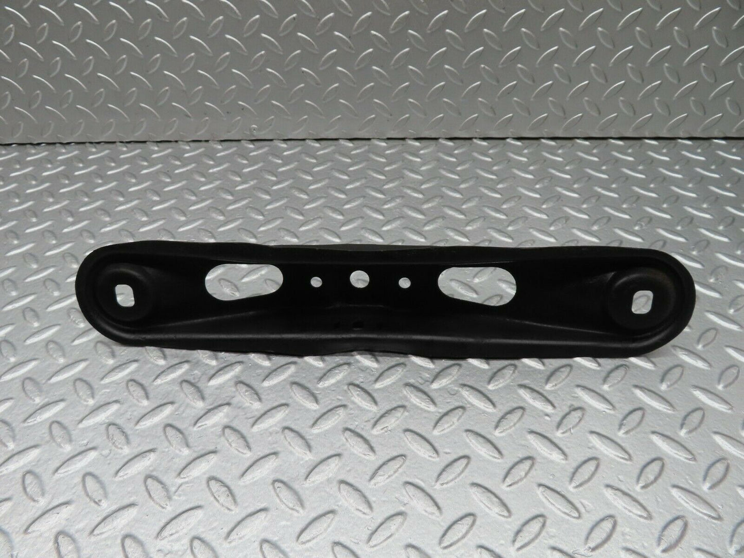17969 Mercedes-Benz W123 200 Gearbox Bracket