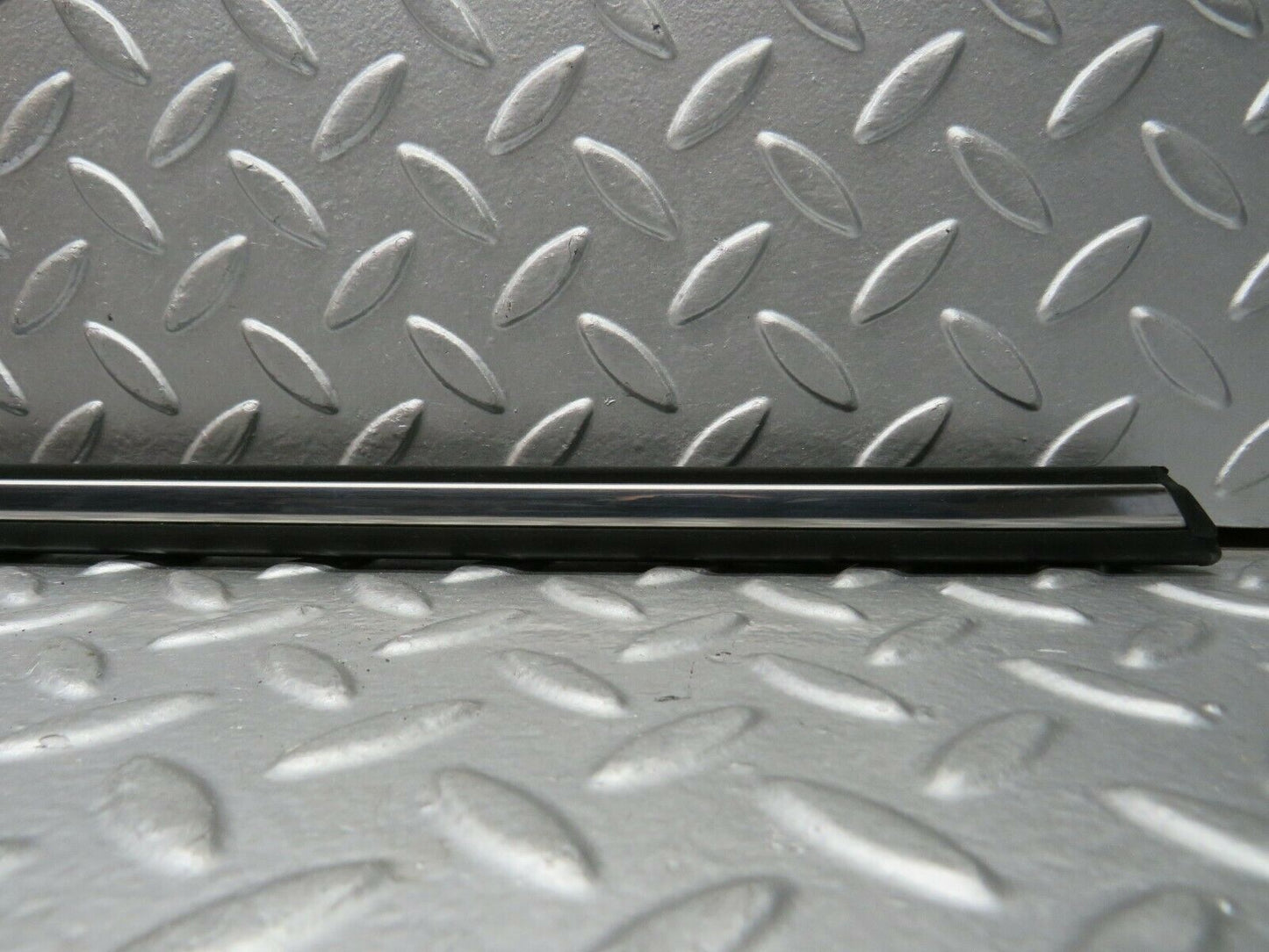 23000 Mercedes-Benz C123 230CE Coupe Front Left Fender Wing Centre Moulding Trim