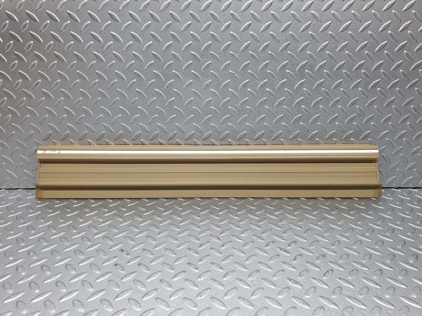 40942 Mercedes-Benz W126 300SE Front Left Door Sill Trim Beige