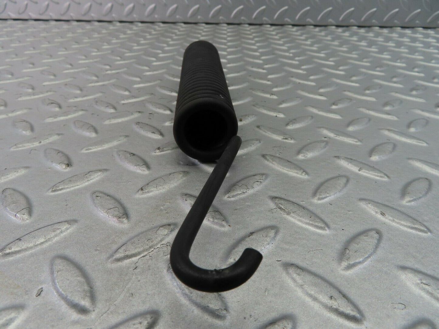 7778 Mercedes-Benz S123 230TE Wagon Bonnet Hinge Spring