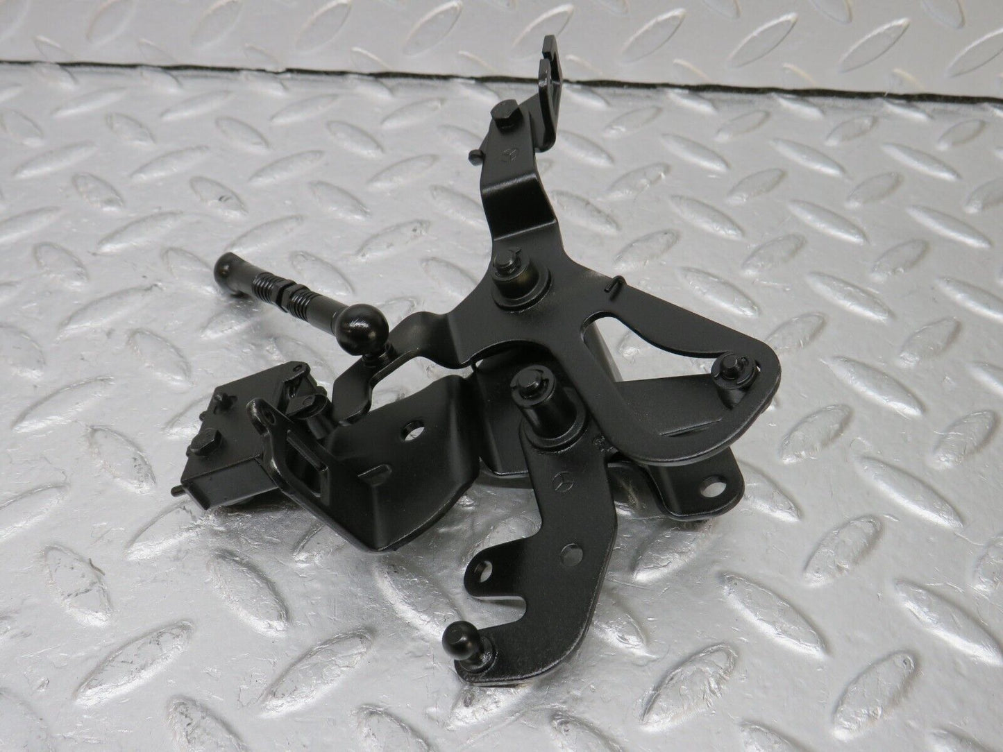 34684 Mercedes-Benz W124 260E Throttle Linkage