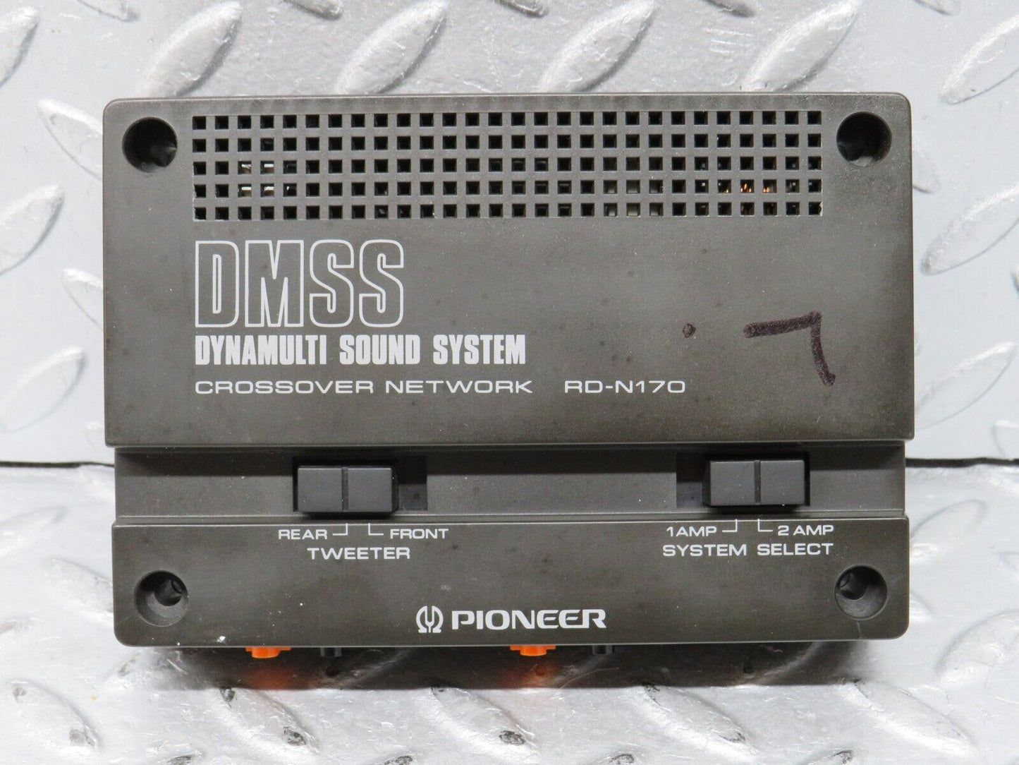 36506 Mercedes-Benz W201 190E 2.0L Dynamulti Sound System PIONEER RD-N170