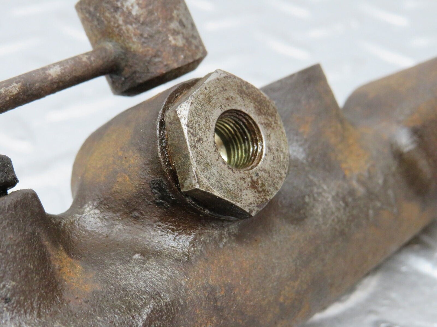 35734 Mercedes-Benz W108 Brake Master Cylinder