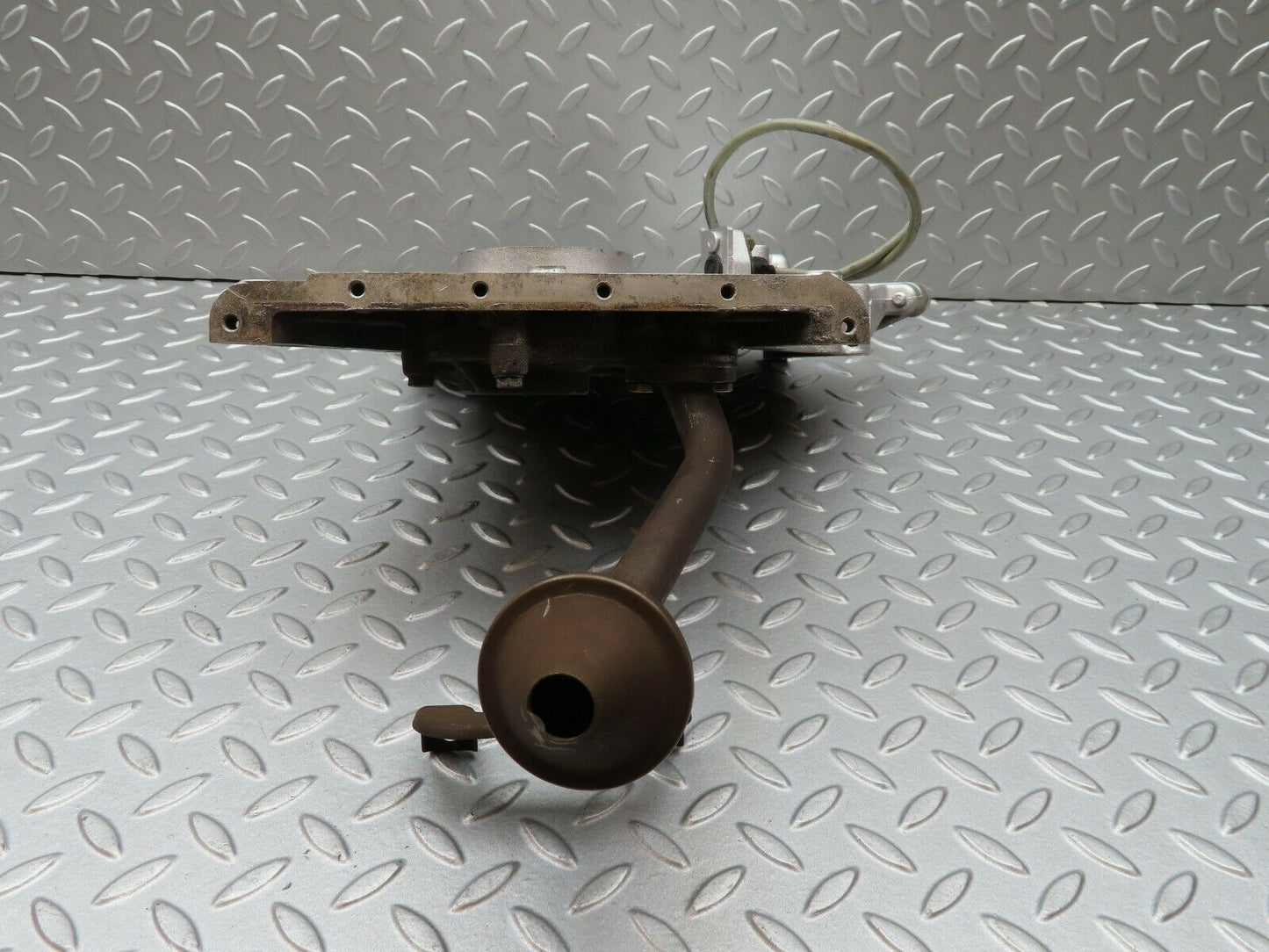 3964 Mercedes-Benz S123 200T Wagon Engine Timing - Oil Pump Cover & Oil Filter Housing 1020150401