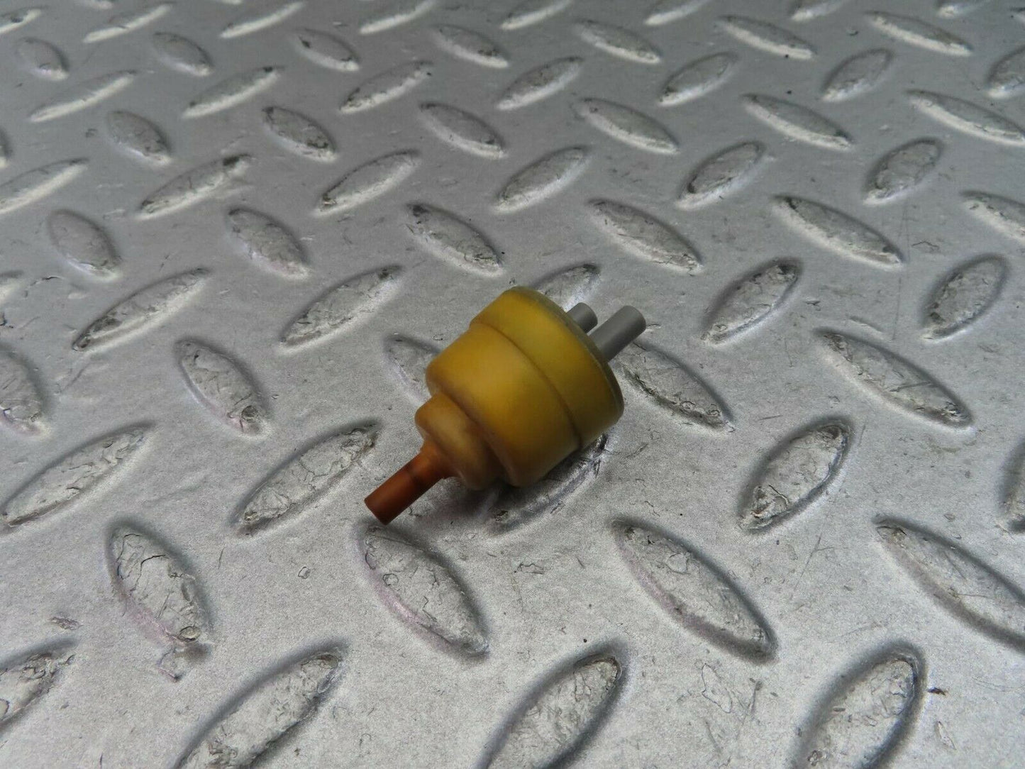 9736 Mercedes-Benz C123 280CE Coupe Vacuum Check Valve