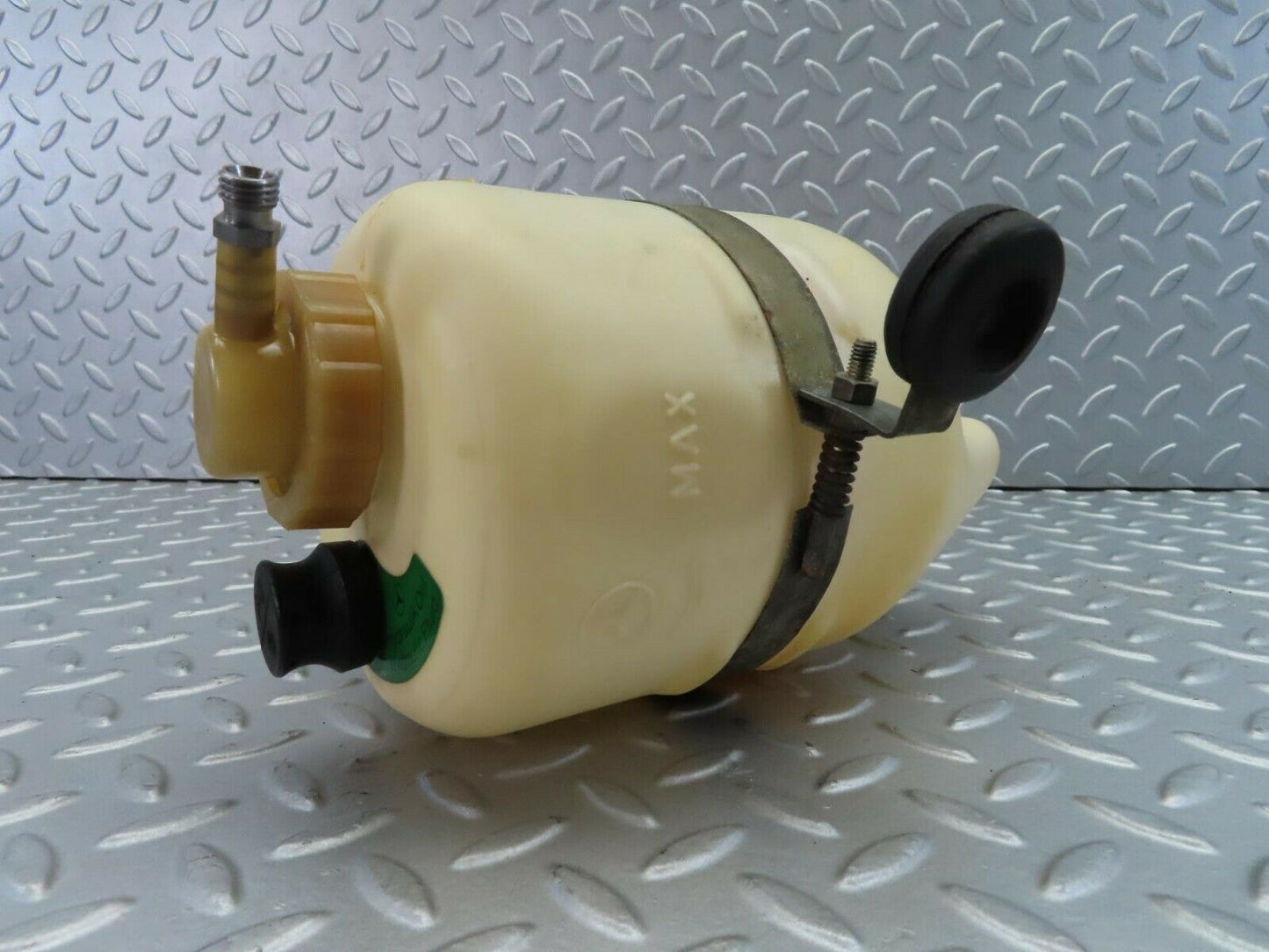 7530 Mercedes-Benz S123 230TE Wagon Hydraulic Suspension Fluid Reservoir