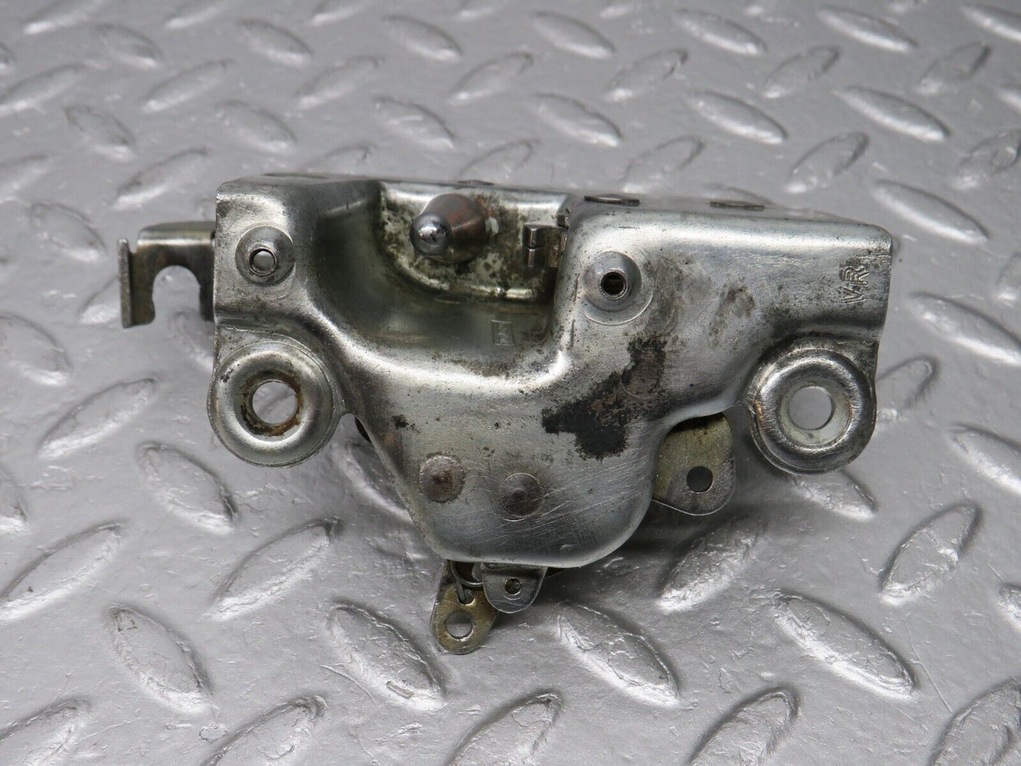 39093 Mercedes-Benz R107 500SL Right Door Lock Mechanism