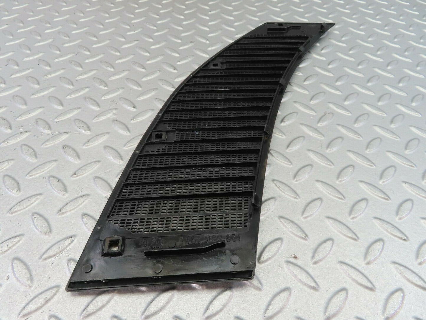 7569 Mercedes-Benz S123 230TE Wagon Air Intake Grill Left Side 1238362965