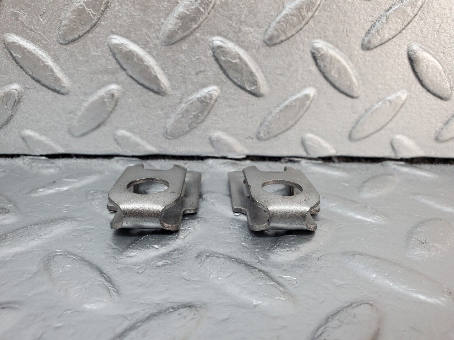 45223 Mercedes-Benz R129 300SL Coupe Fuel Injector Bracket 2x