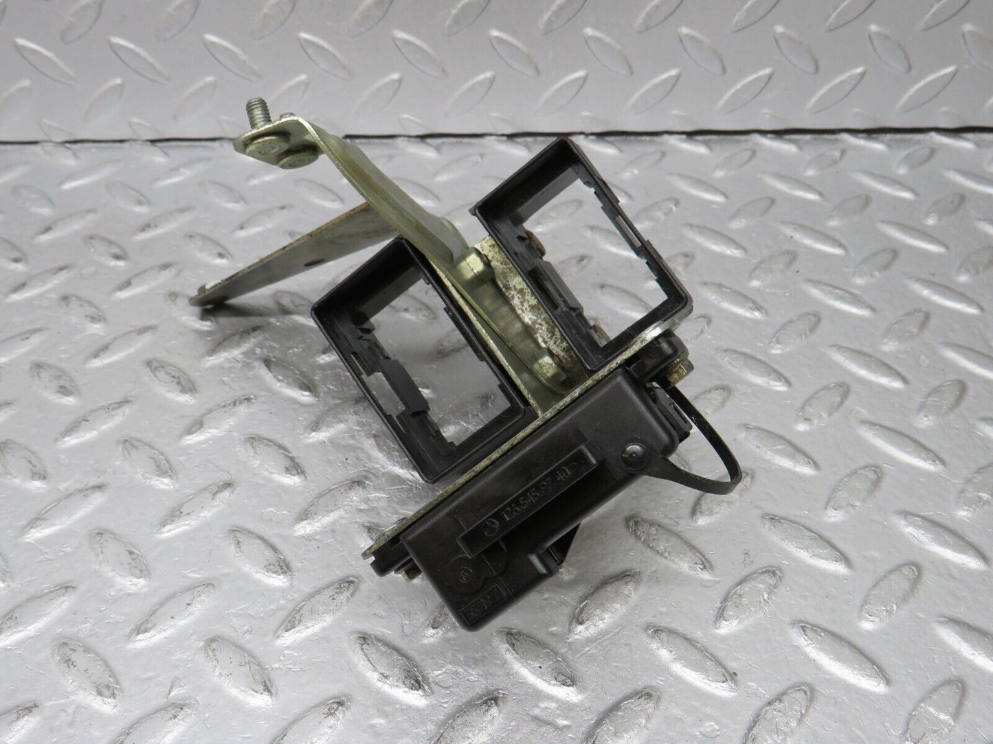 36186 Mercedes-Benz W126 420SE Diagnostic Connector With Bracket 1265459740