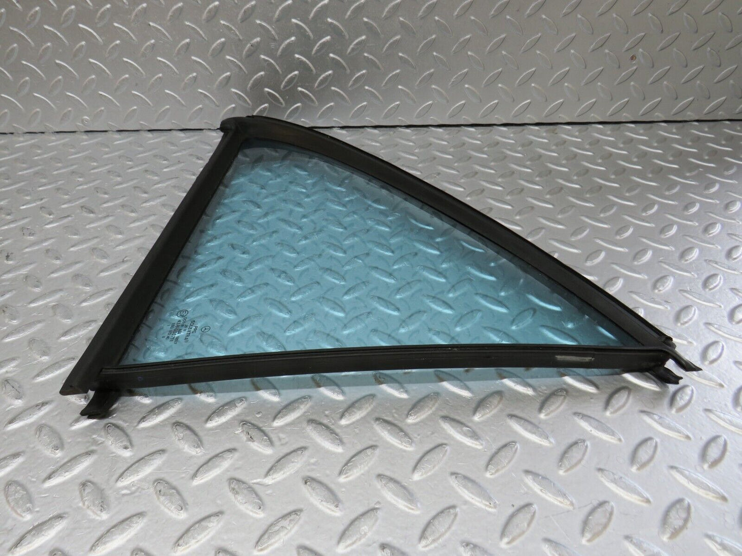 35060 Mercedes-Benz W210 320E Rear Right Quarter Window Glass 2107350224