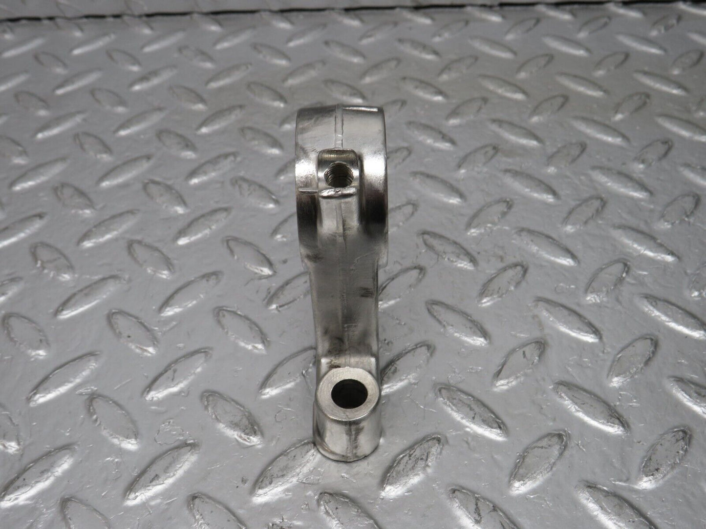 32992 Mercedes-Benz C107 R107 350 V8 Camshaft Tower Bearing 1160511810