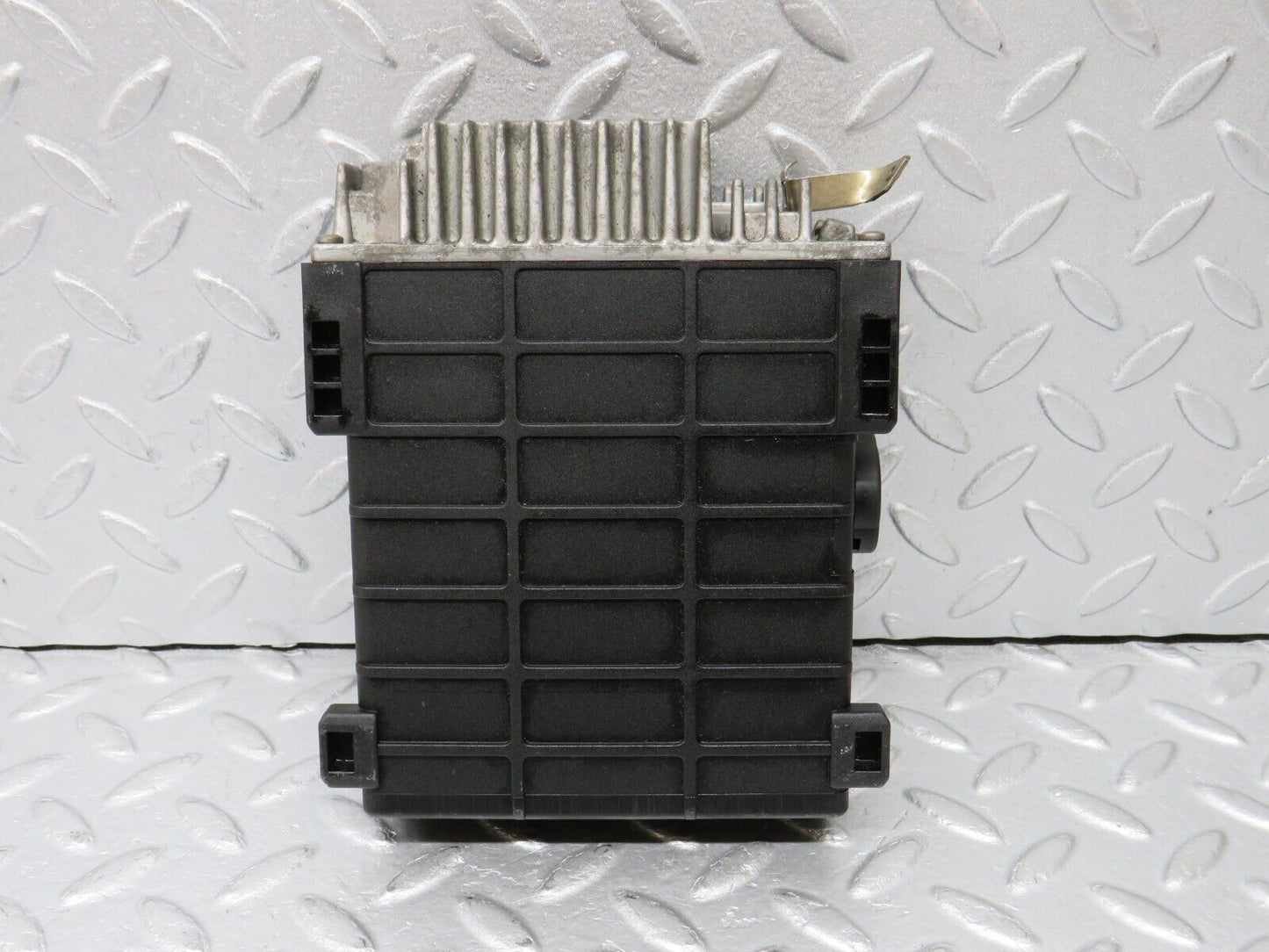 38808 Mercedes-Benz W201 190E 2.6L Engine Control Unit Bosch 0075451432 0280800284