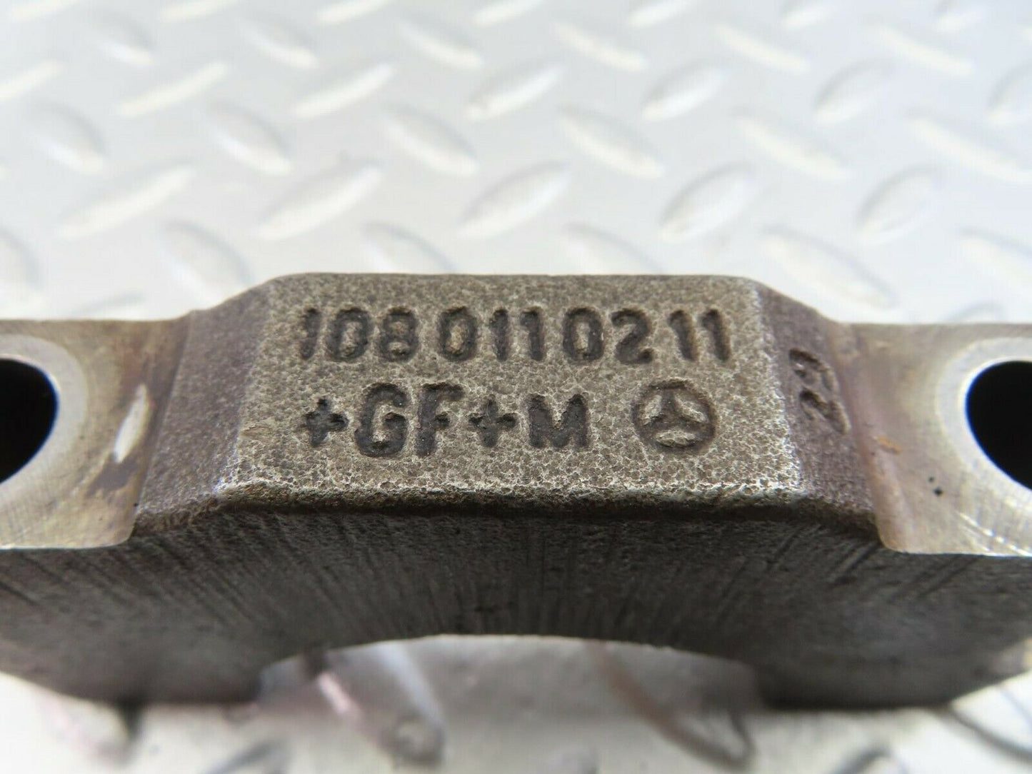 9878 Mercedes-Benz C123 280CE Coupe Crankshaft Bearing Holder Block 1080110211