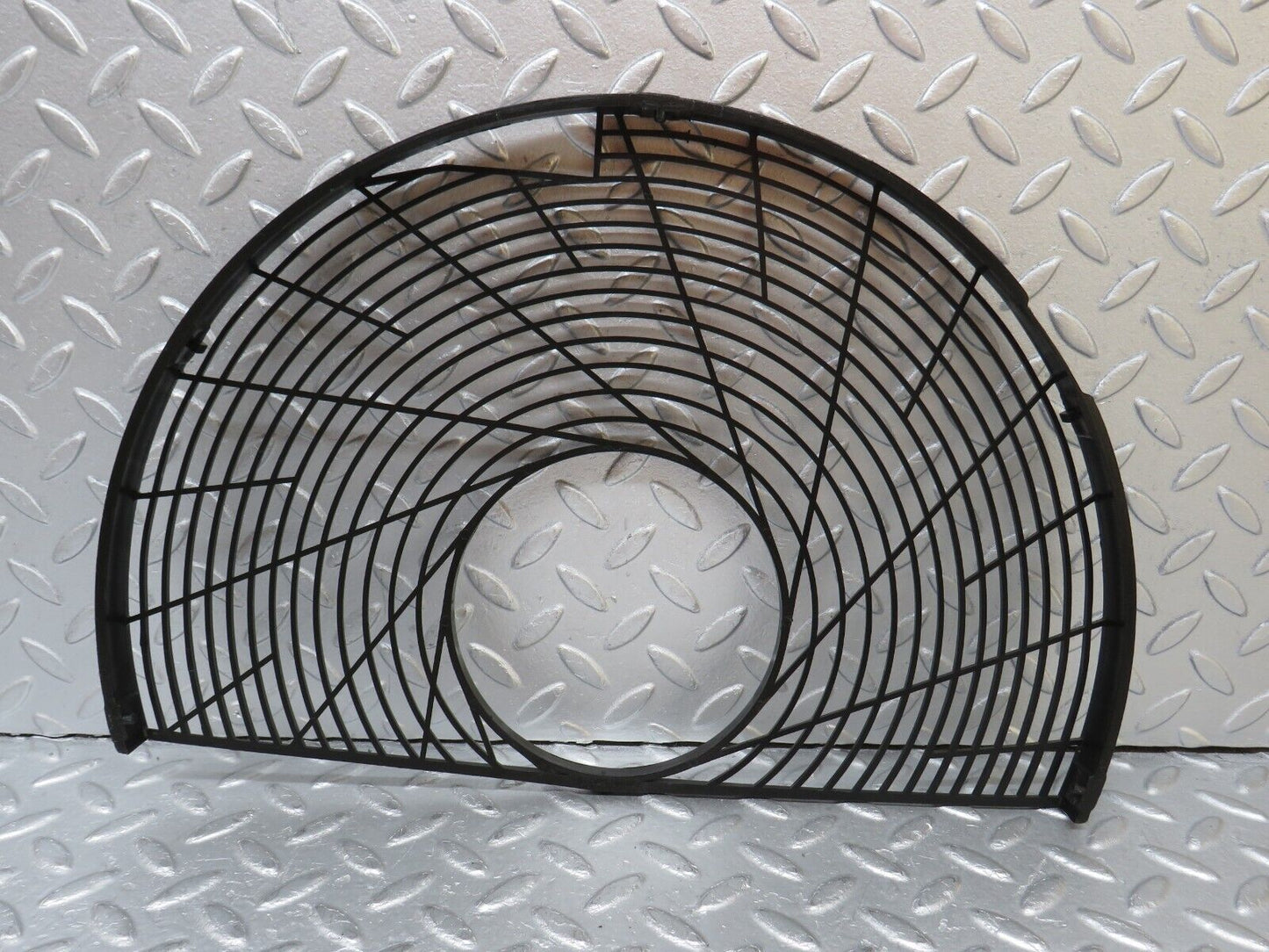 37017 Mercedes-Benz C126 420SEC Coupe Radiator Fan Shroud Fan Cover 1165030001