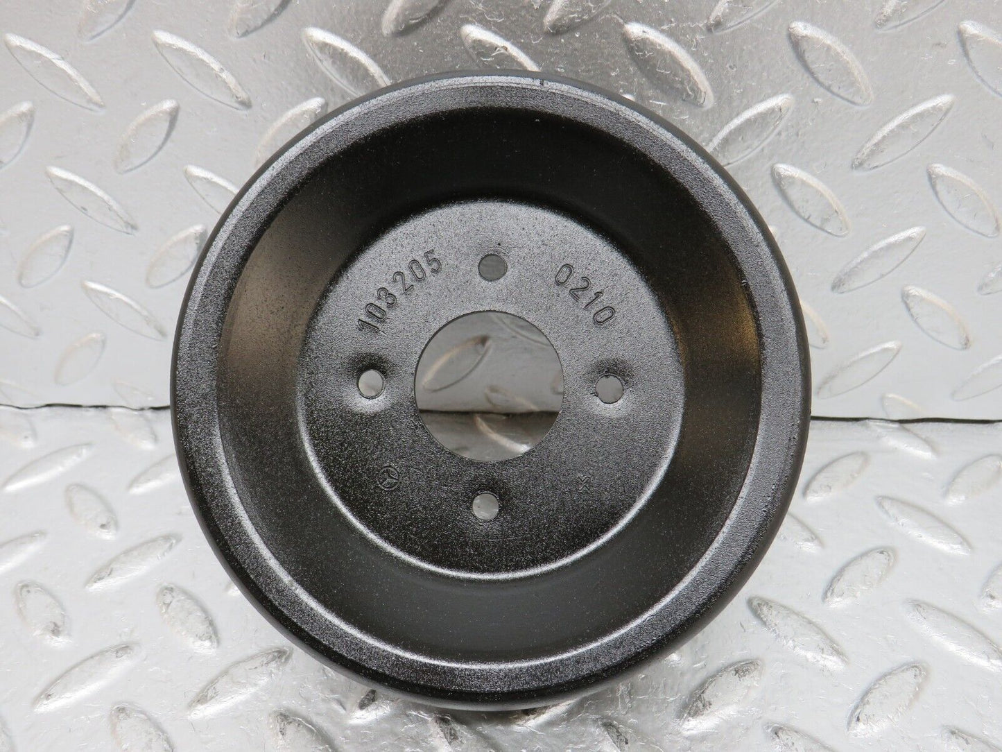 32658 Mercedes-Benz S124 300TE Wagon Engine Cooling Fan Pulley 1032050210