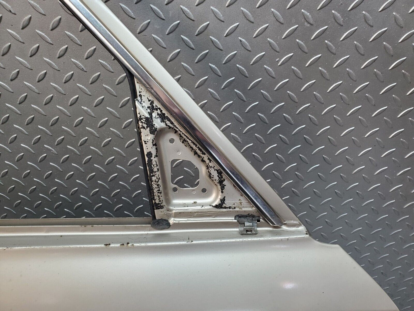 45991 Mercedes-Benz W126 420SE Front Right Door