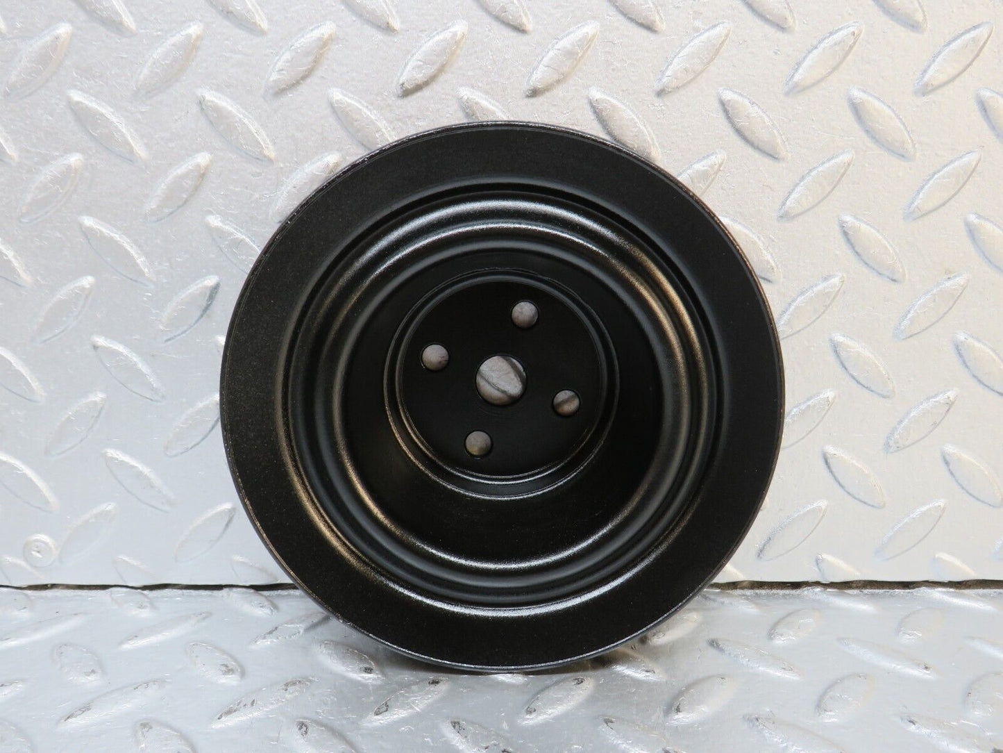 39926 Mercedes-Benz R107 350SL Water Pump Pulley