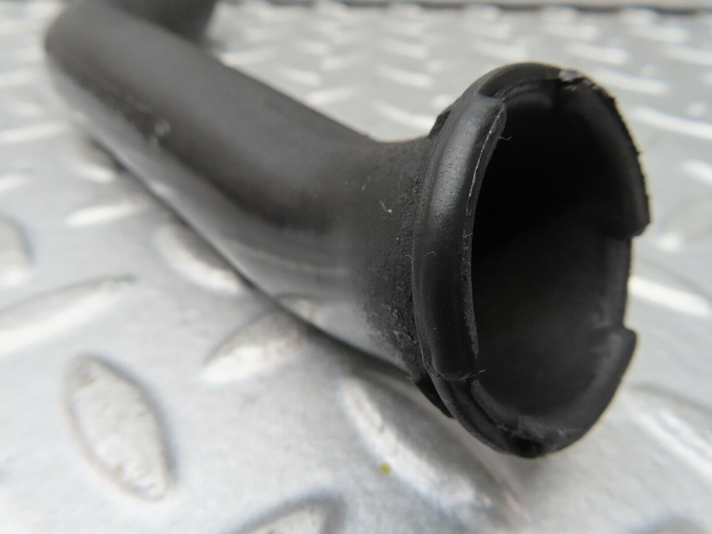 17293 Mercedes-Benz R129 300SL Coupe Water Drain Hose Pipe