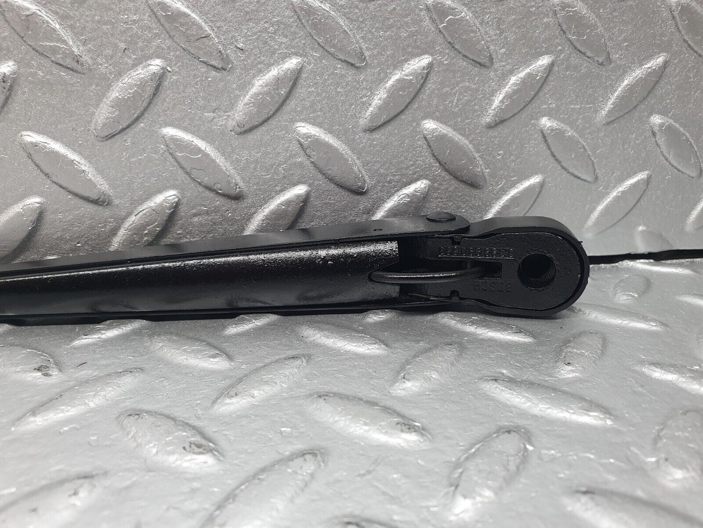 40731 Mercedes-Benz W123 300D Wiper Arm Bosch Left Side 3399990553