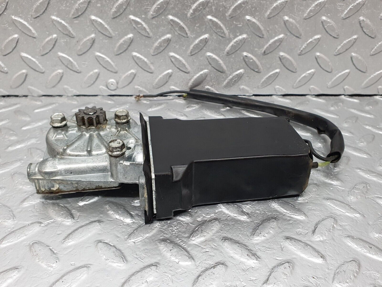 44147 Mercedes-Benz C123 230CE Coupe Front Left Window Regulator Motor 0130820056