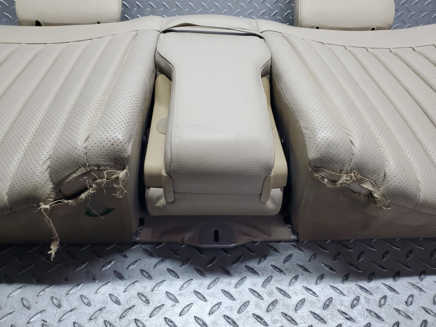 45866 Mercedes-Benz W126 420SE Rear Seat Leather Beige 1269200750 1269201716