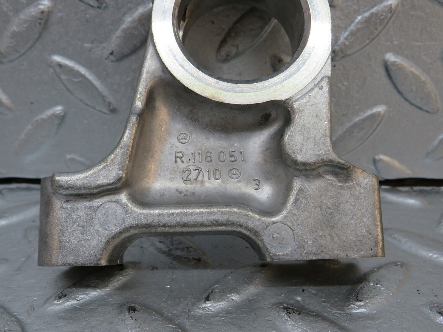 39943 Mercedes-Benz R107 350SL Coupe Camshaft Tower Bearing 1160512710
