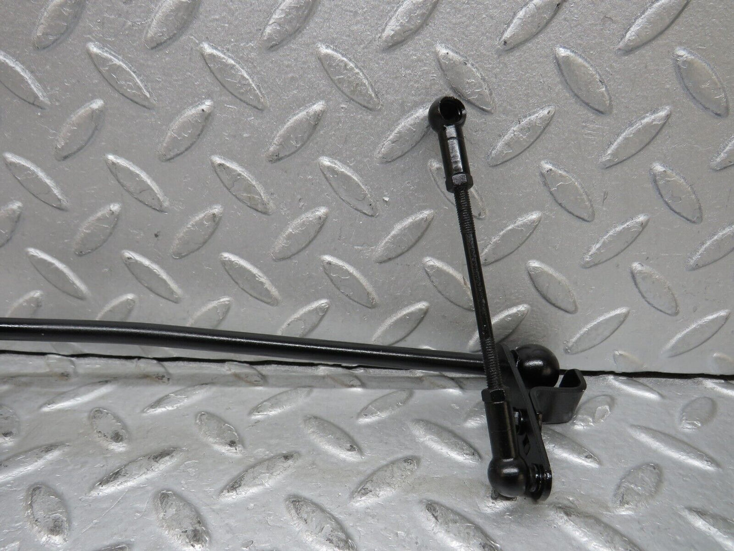 37662 Mercedes-Benz W109 300SEL Throttle Linkage
