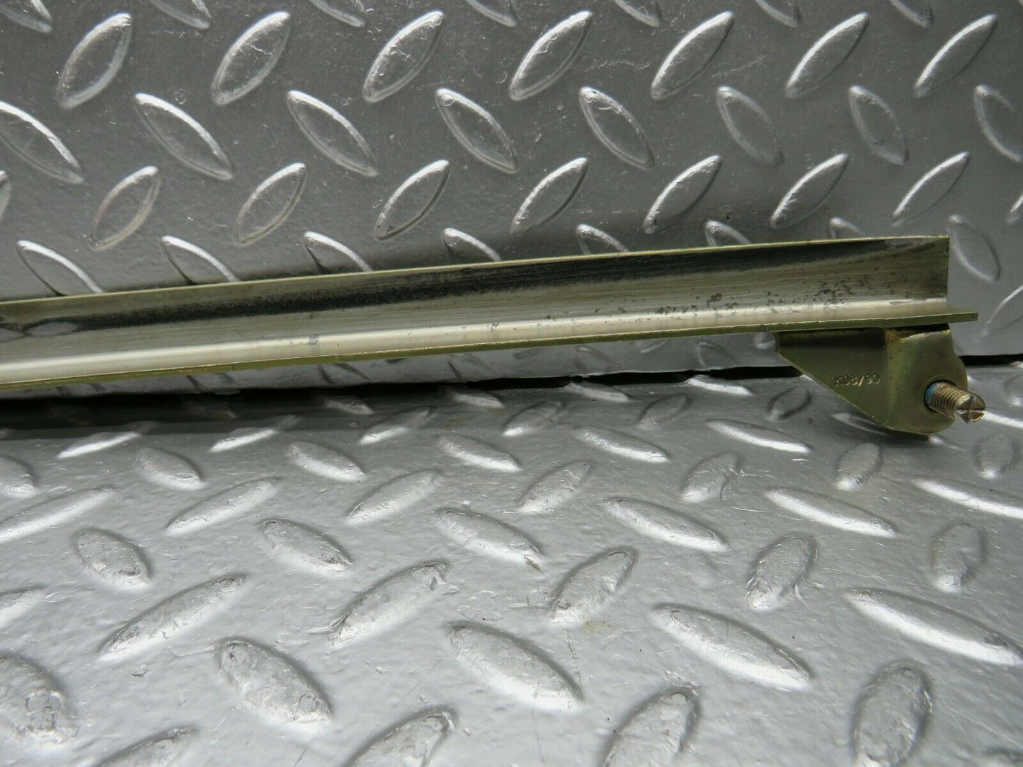 22533 Mercedes-Benz C124 E220 Coupe Left Door Window Channel