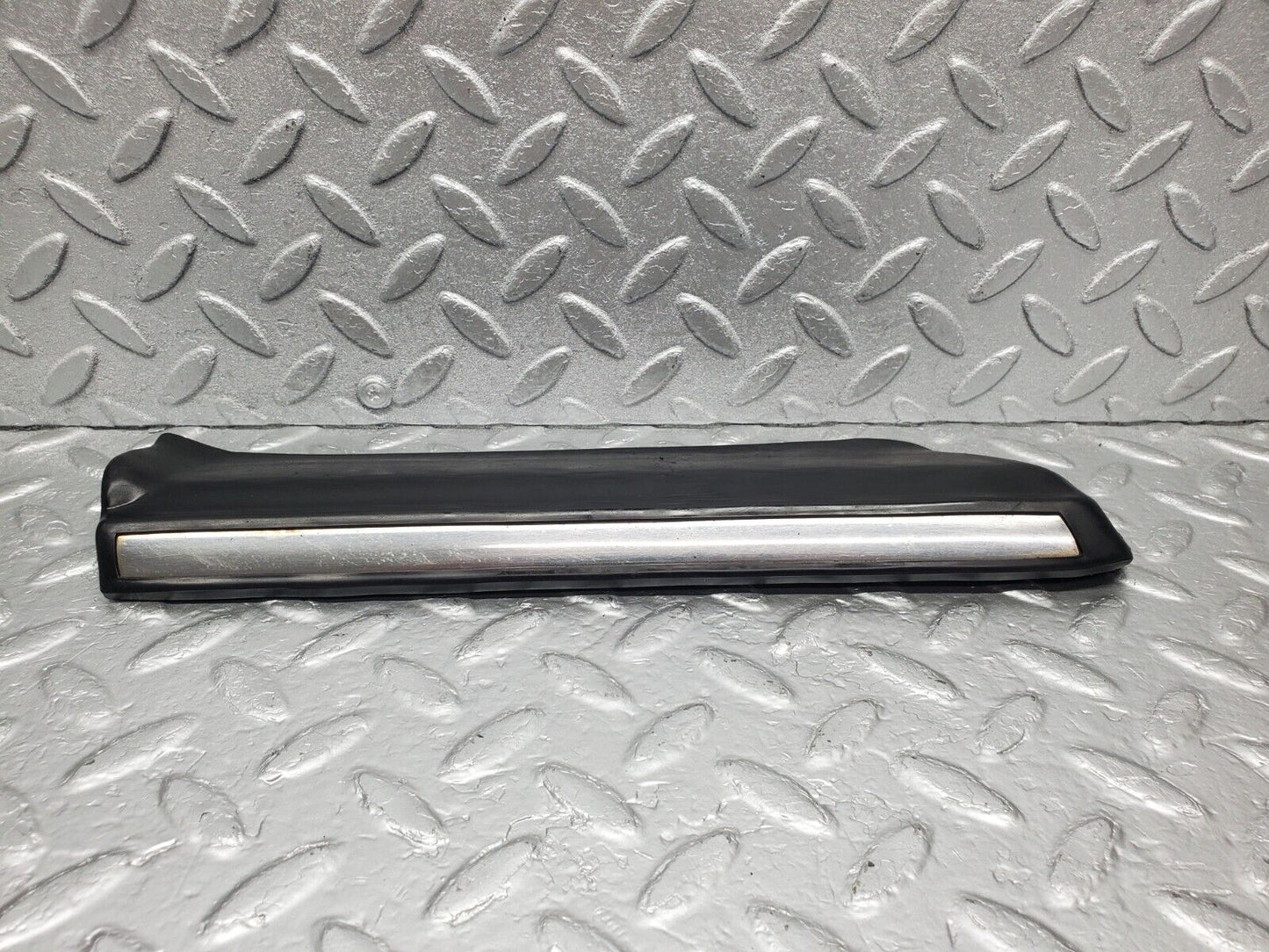 46423 Mercedes-Benz C123 280CE Coupe Front Left Fender Wing Lower Moulding Trim