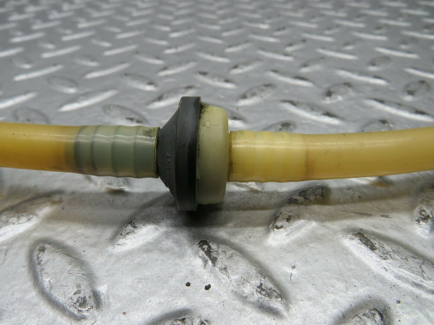 22239 Mercedes-Benz S123 280TE Wagon Brake Servo Vacuum Pipe