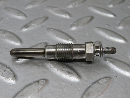 32895 Mercedes-Benz W123 300D Glow Plug Bosch Y-902R 046
