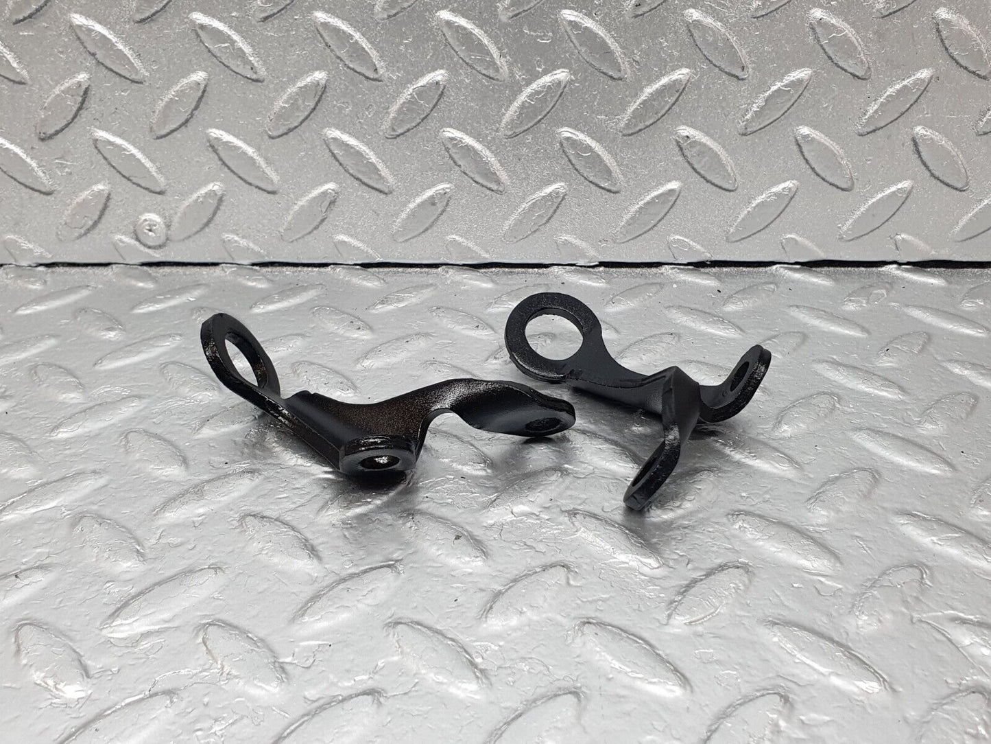 43575 Mercedes-Benz C126 380SEC Coupe Engine Lifting Eyes Hooks