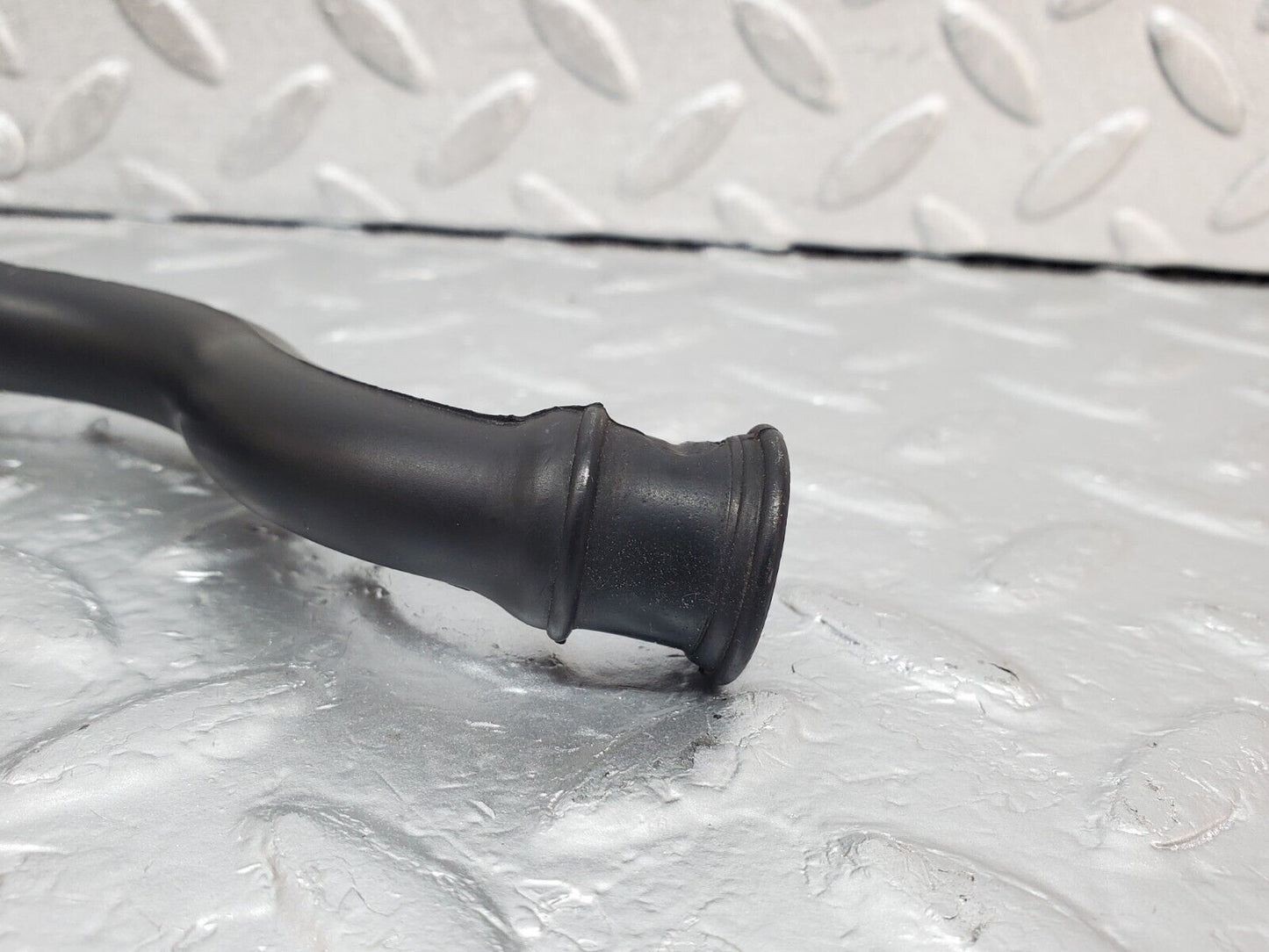 45381 Mercedes-Benz 280E M110.983 Air Intake Pipe 1100944382 1100942882