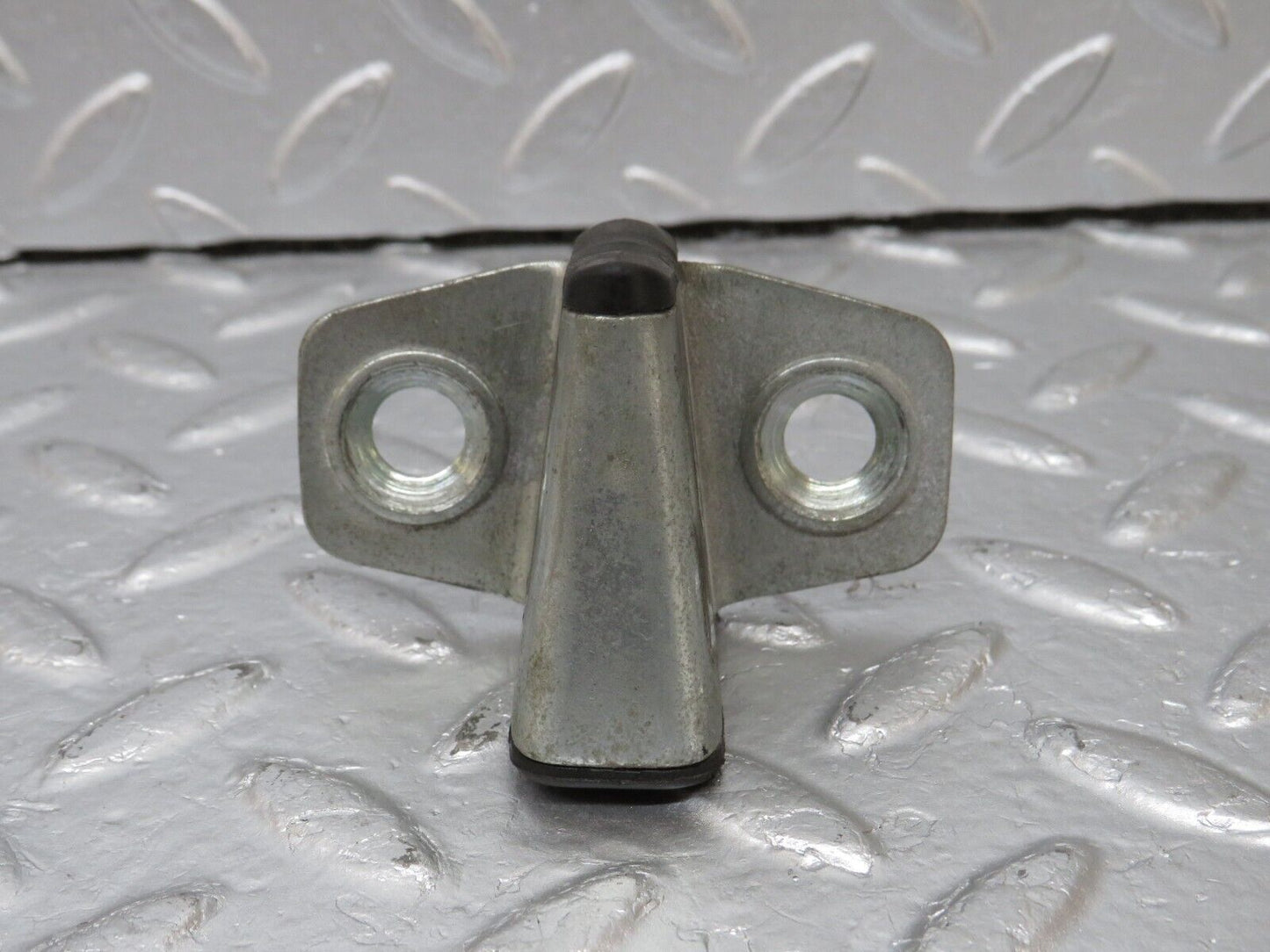 34133 Mercedes-Benz W124 260E Door Lock Latch