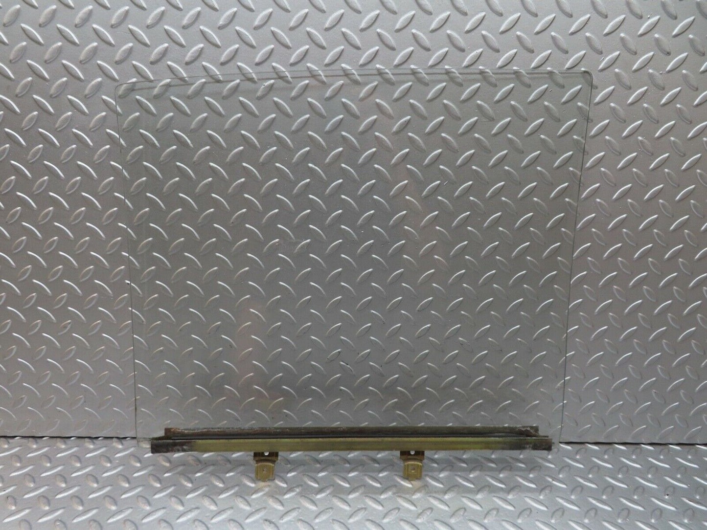 18112 Mercedes-Benz W123 200 Rear Left Window Glass