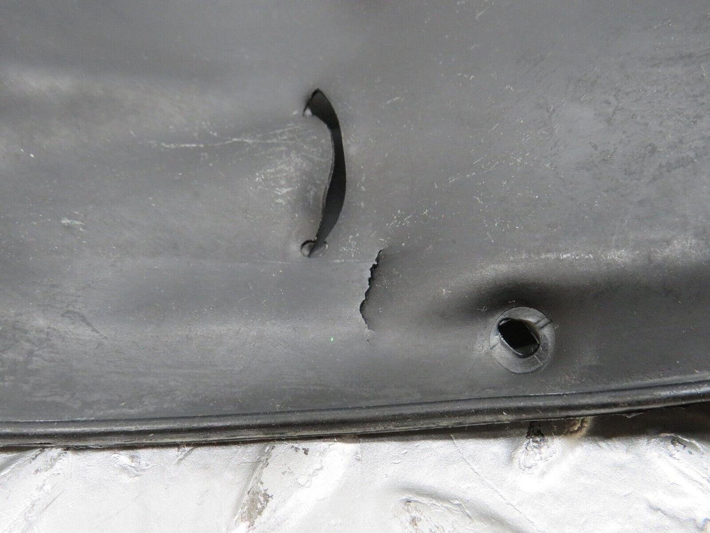34438 Mercedes-Benz C126 380SEC Coupe Heating Duct Rubber 1268320088