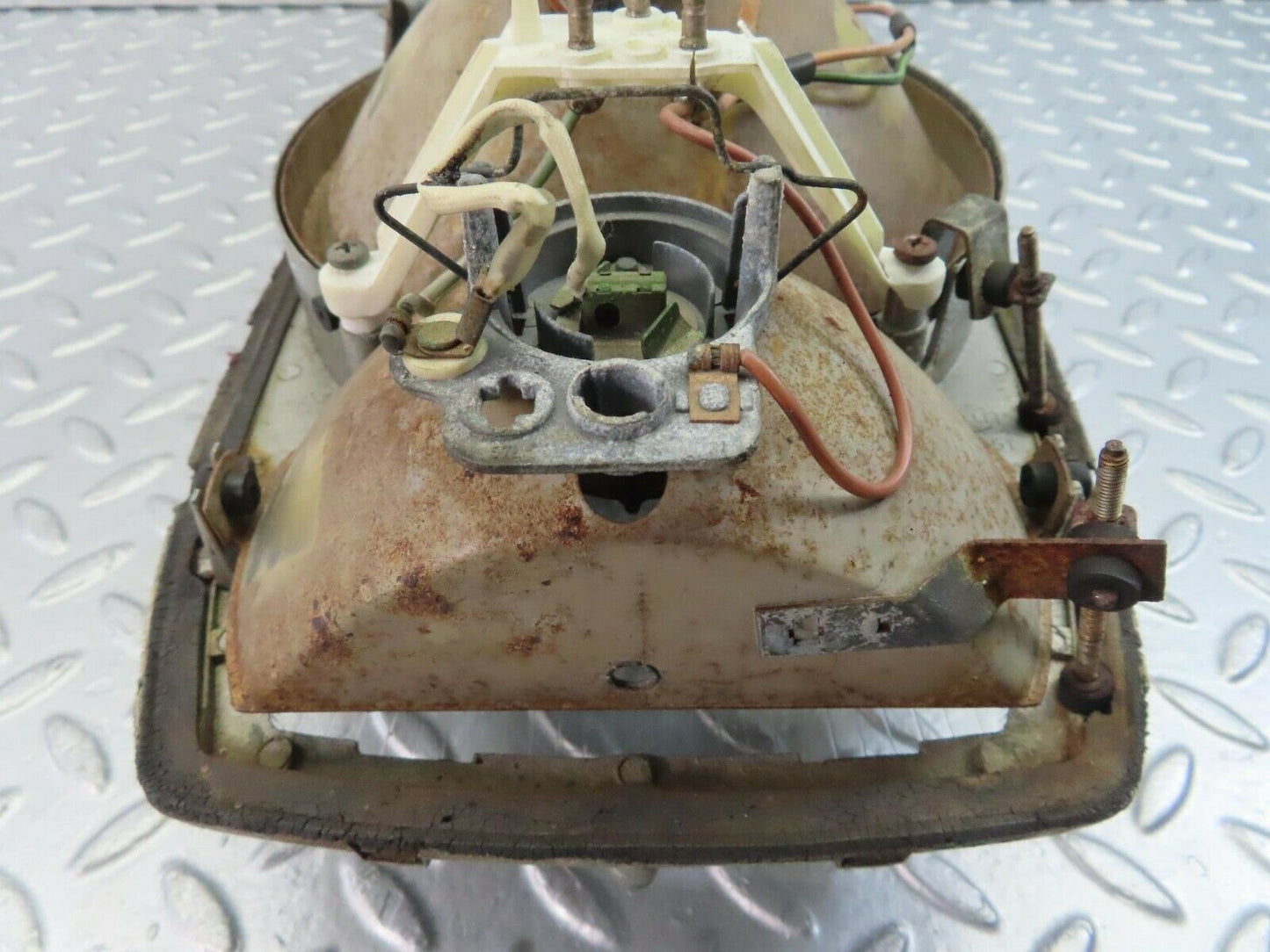 10635 Mercedes-Benz W115 Pre Facelift Headlight Hella Left or Right