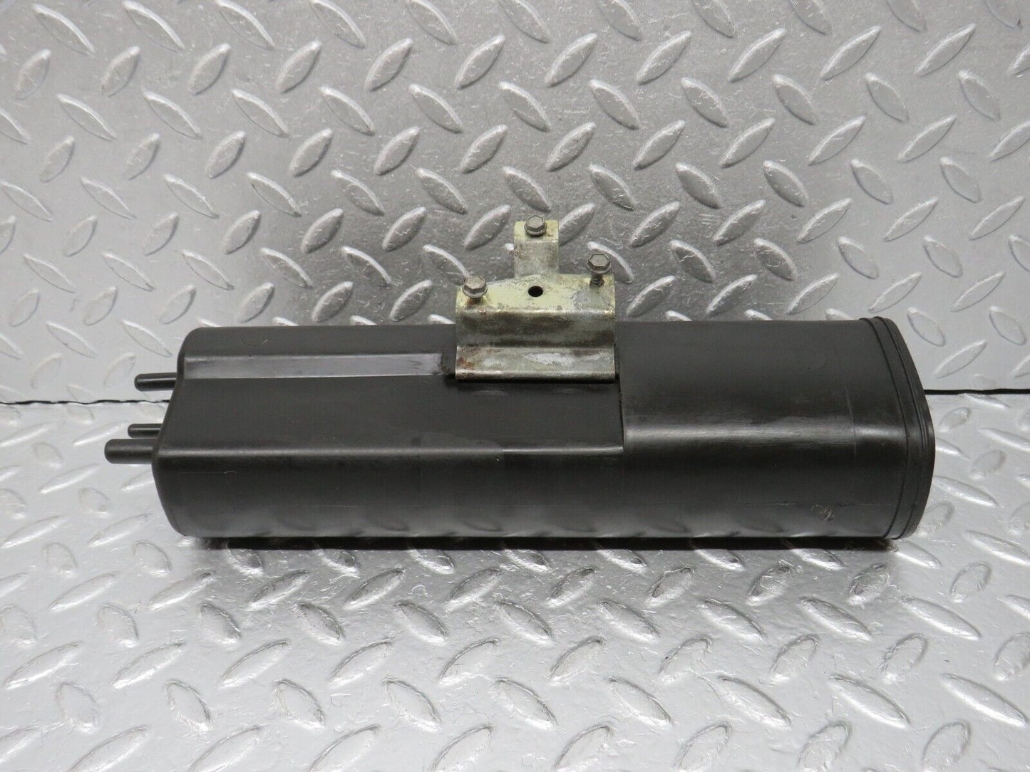 38809 Mercedes-Benz W201 190E 2.6L Fuel Vapor Charcoal Filter 2014700259 4900065902
