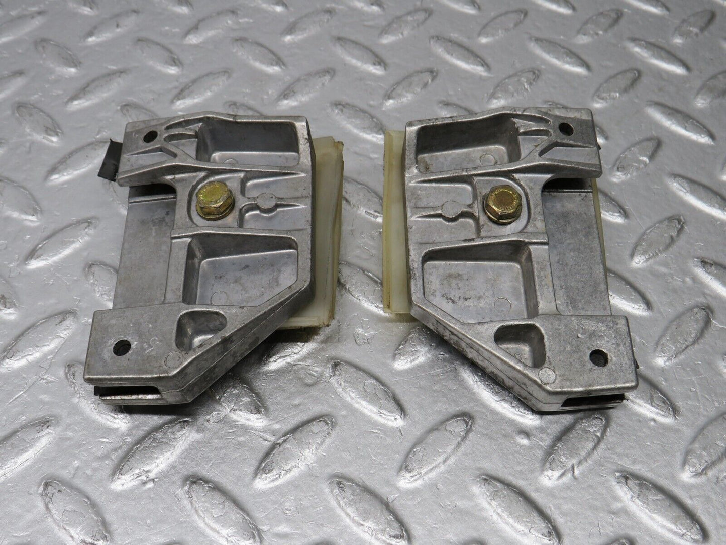 38356 Mercedes-Benz R129 280SL Coupe Door Window Guide Bracket 1247250132 1247250232