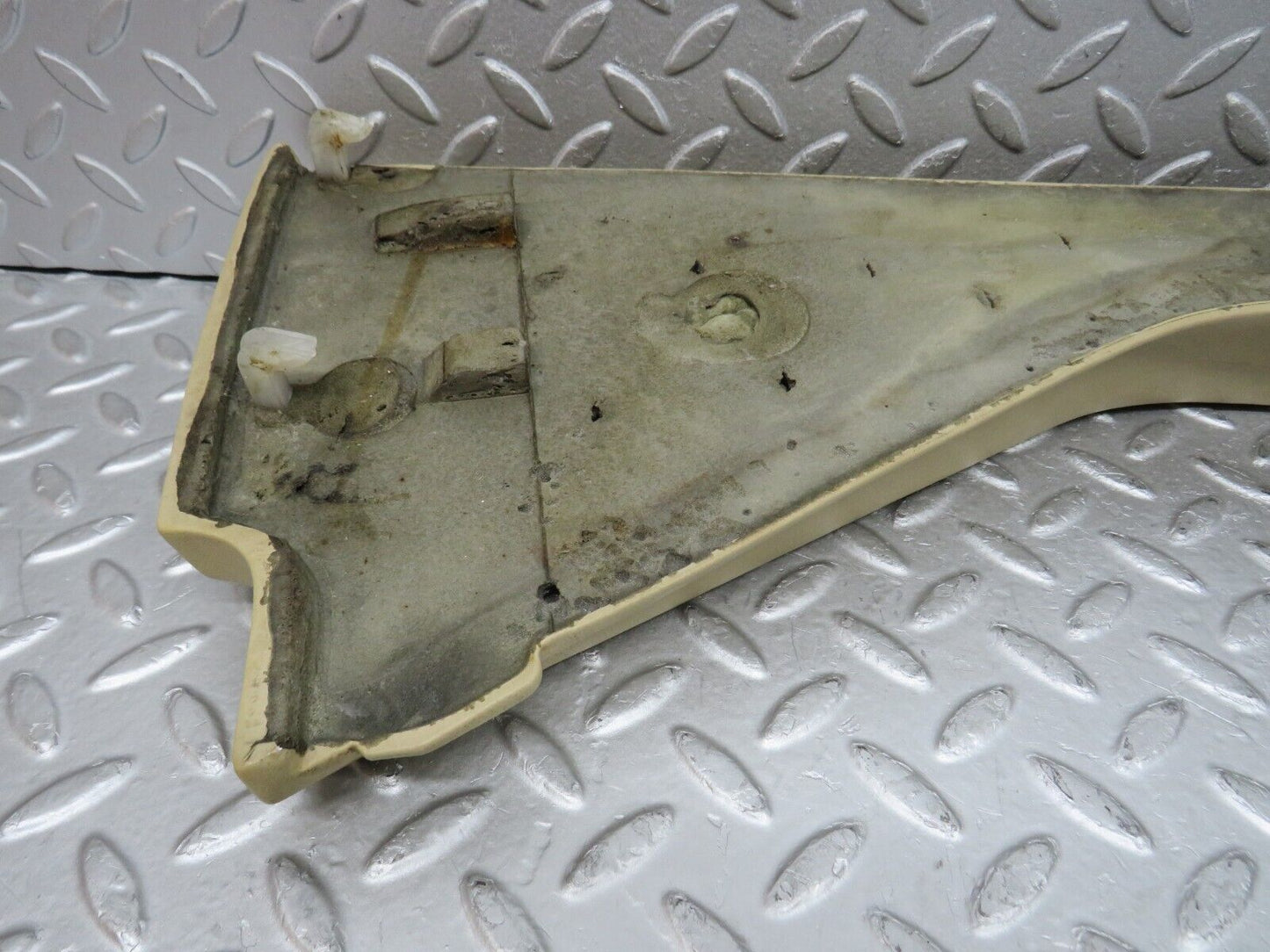 36861 Mercedes-Benz C126 420SEC Left Door Interior Handle Armrest Beige