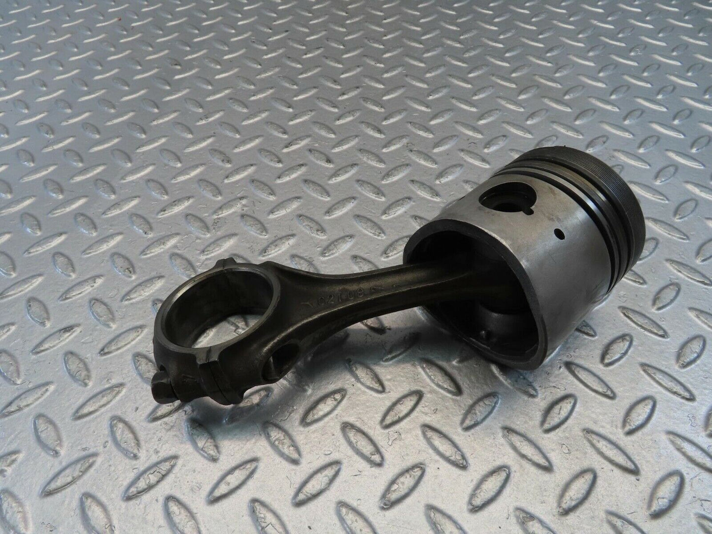 10996 Mercedes-Benz W115 220D Piston With Connecting Rod 86.98 mm
